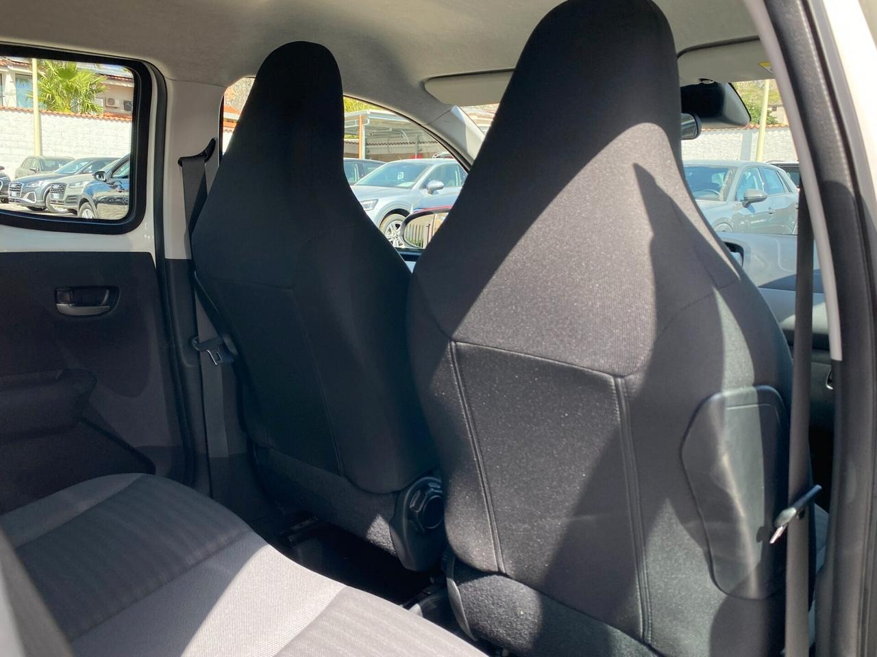 Toyota Aygo 1.0 x-play 72CV 5 porte