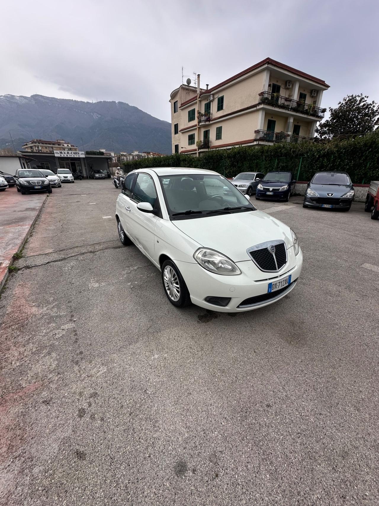 Lancia Ypsilon 1.4 Platino Ecochic GPL