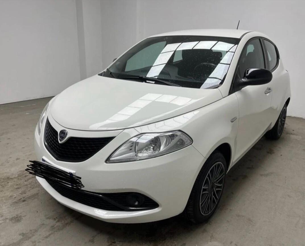 Lancia Ypsilon 1.2 69 CV 5 porte S&S Gold