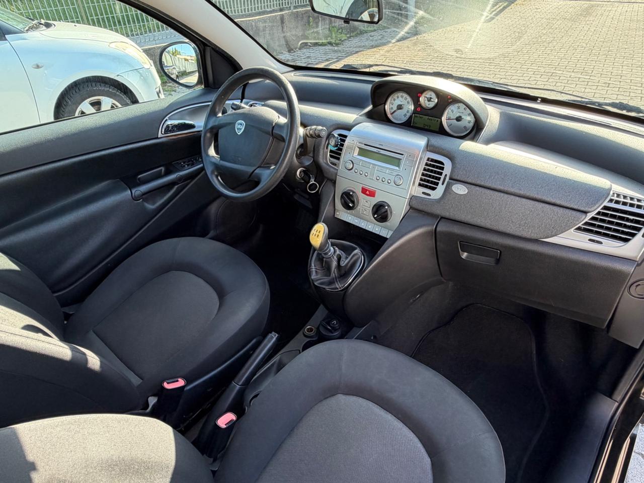 Lancia Ypsilon 1.2 69 CV 5 porte S&S Platinum