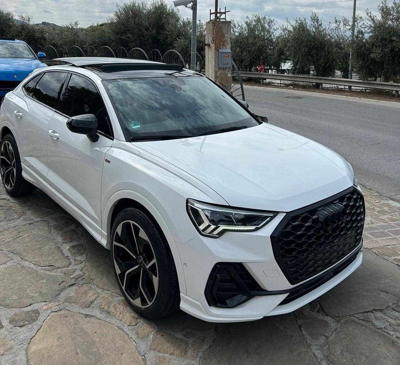 Audi Q3 35 TDI S tronic line edition Aut. Led .Tetto Apribile Pelle Navy Camera Matrix
