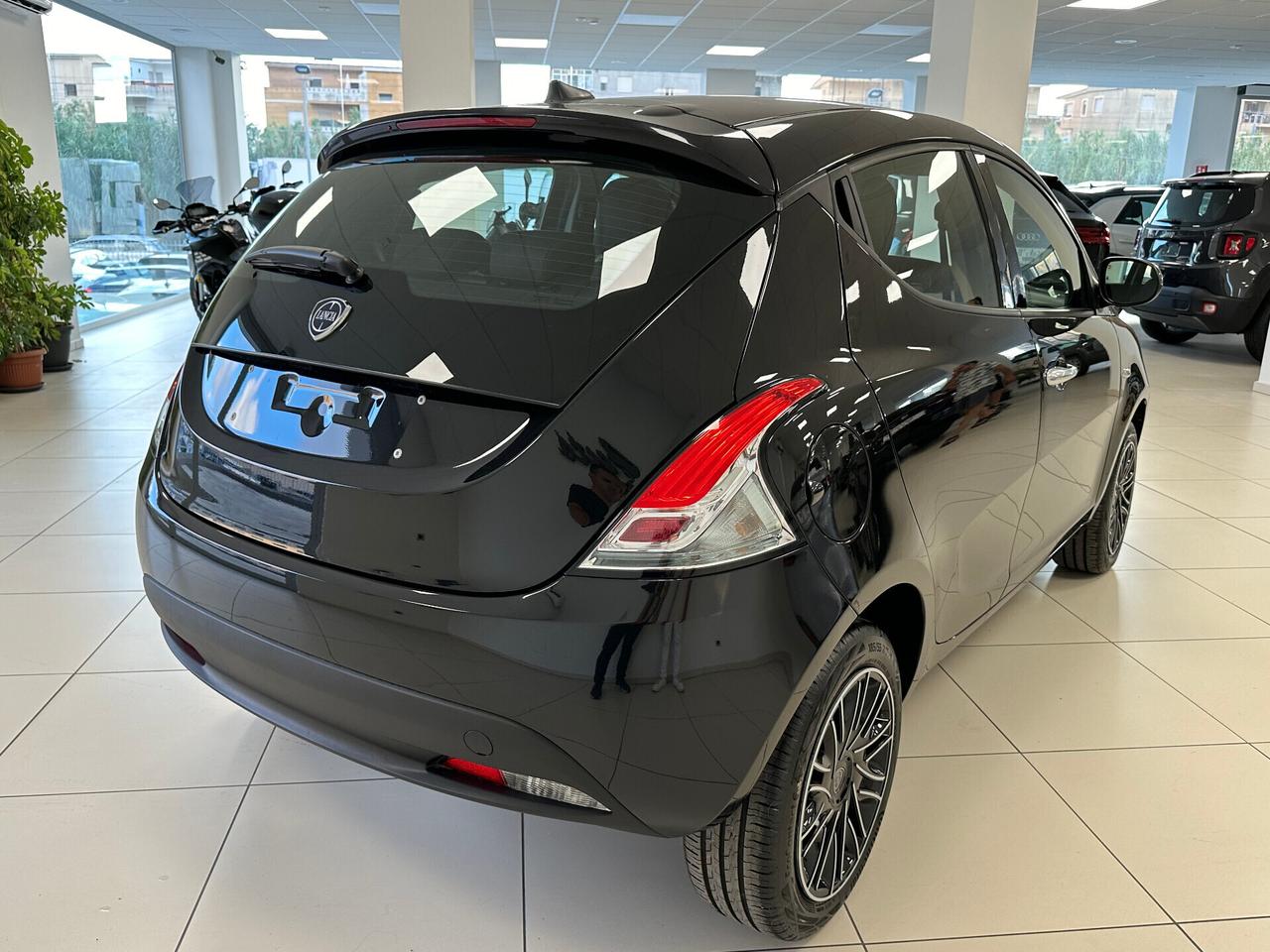 Lancia Ypsilon 1.0 Hybrid 70 CV Gold KM0 - 2024