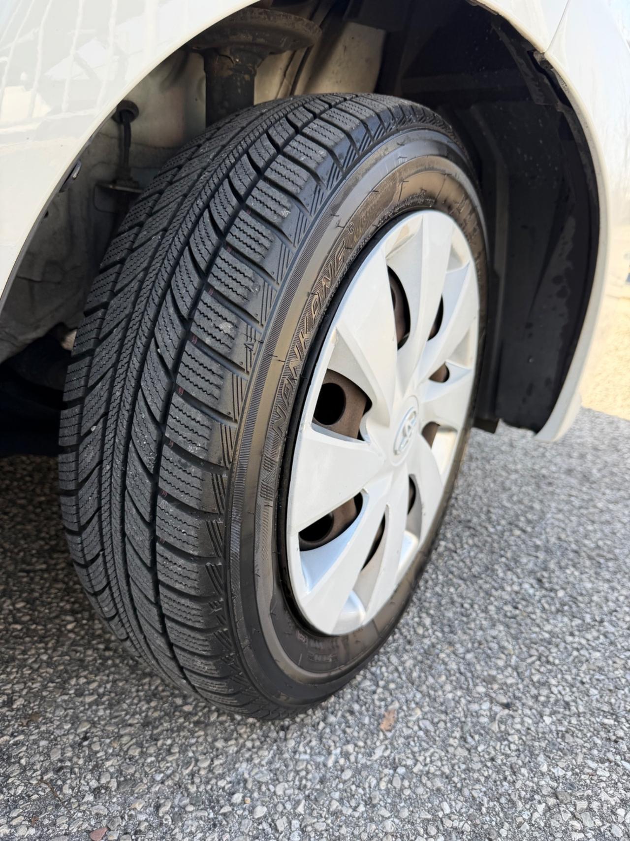 Toyota Aygo 1.0 12V VVT-i 5 porte Connect