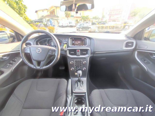 VOLVO V40 D3 Geartronic Momentum