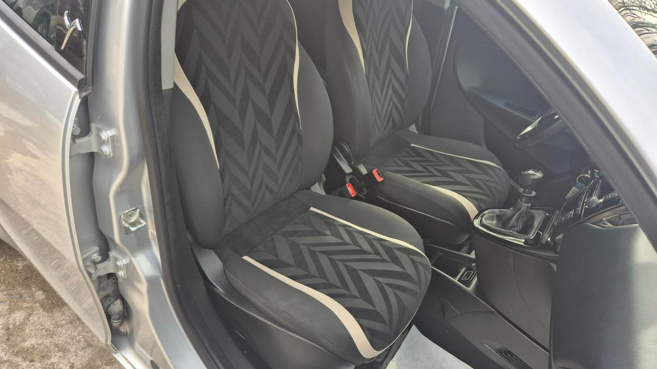 Lancia Ypsilon 1.2 69 CV 5 porte Gold