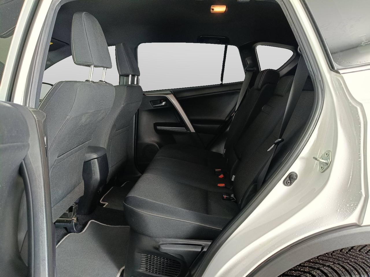 TOYOTA Rav4 IV 2016 - Rav4 2.5 vvt-i h Lounge 4wd e-cvt my17