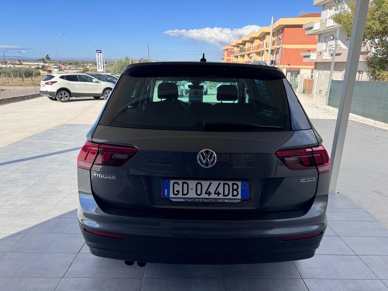 Volkswagen Tiguan 2.0 TDI SCR DSG 4MOTION Business BMT