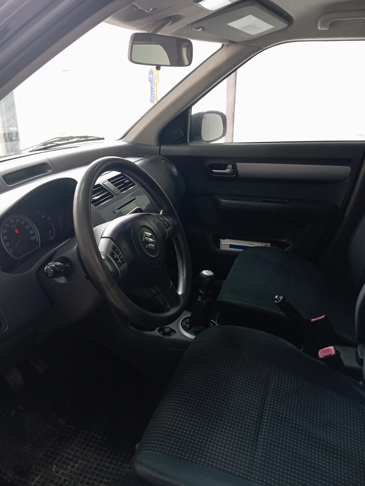 Suzuki Swift 1.3 benzina 2005 CON GARANZIA