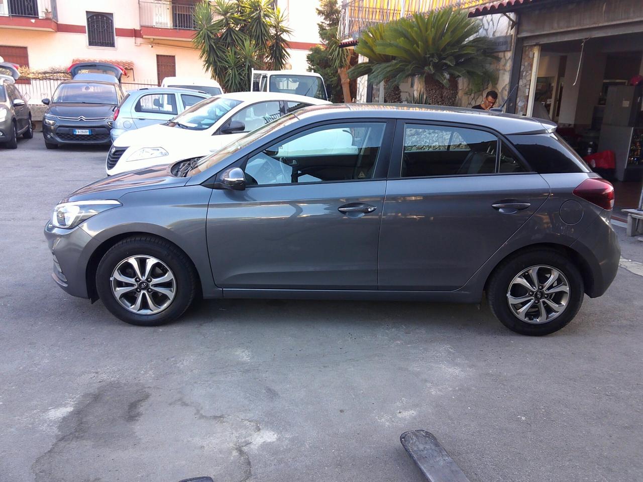 Hyundai i20 1.2 5 porte Tech 18