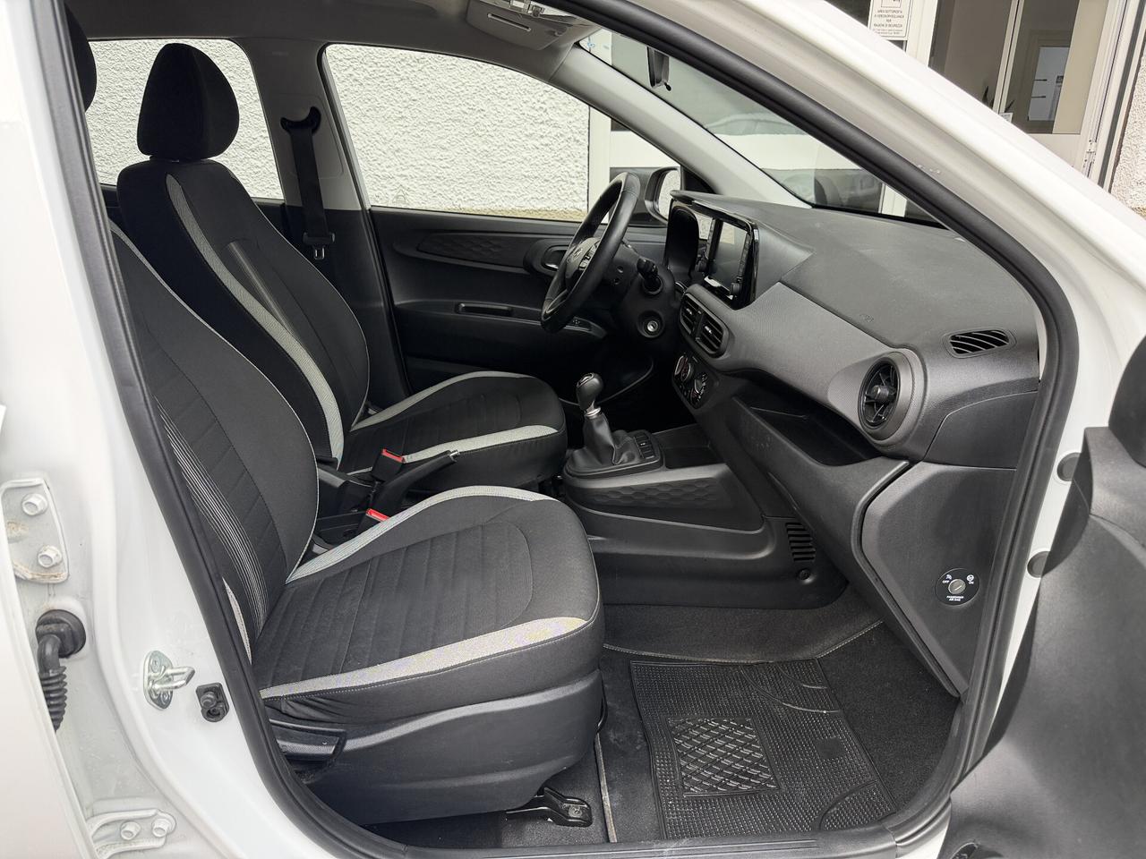 Hyundai i10 1.0 MPI Connectline – 2023 | 18.950 km – Neopatentati OK - Garanzia fino 10/2028