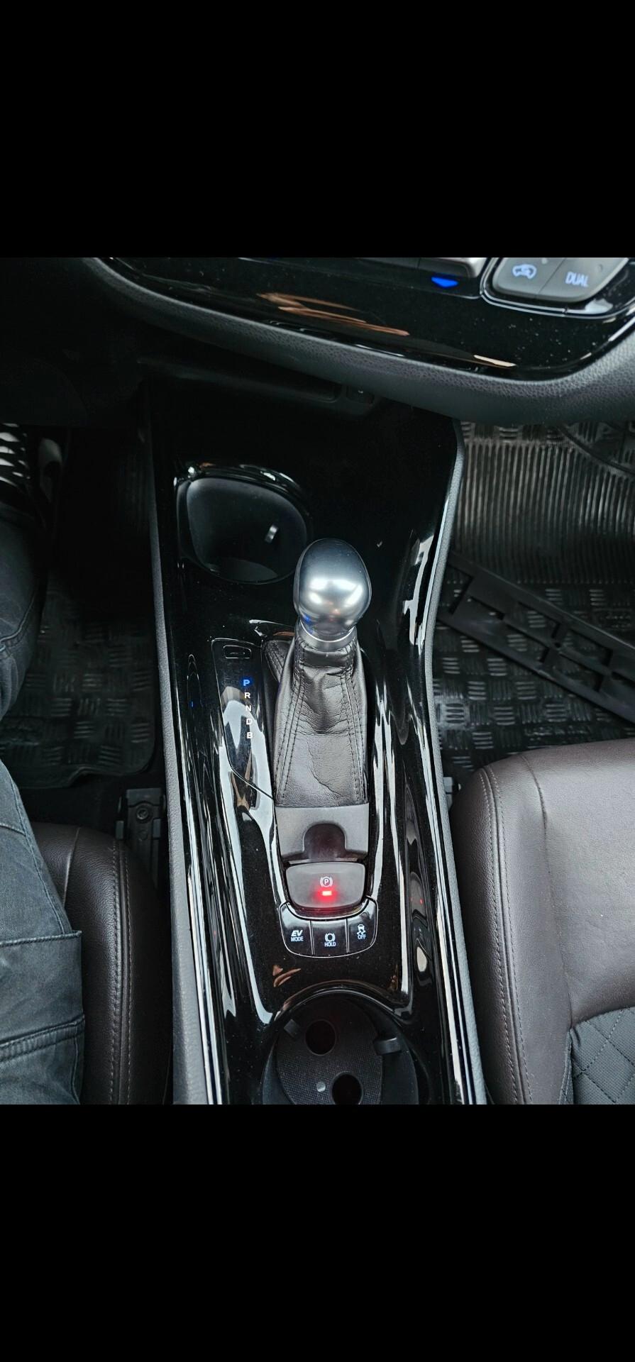 Toyota C-HR 1.8 Hybrid E-CVT Lounge