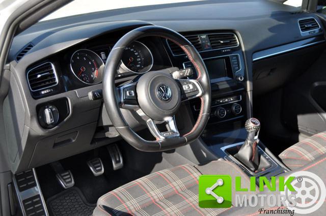 VOLKSWAGEN Golf GTI 2.0 TSI 220 cv