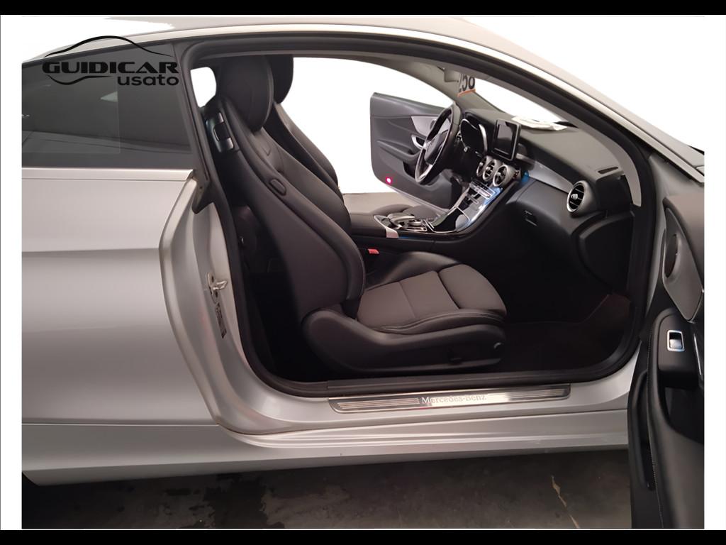 Mercedes-Benz Classe C-C205 2016 Coupe - C Coupe 220 d Premium 4matic auto