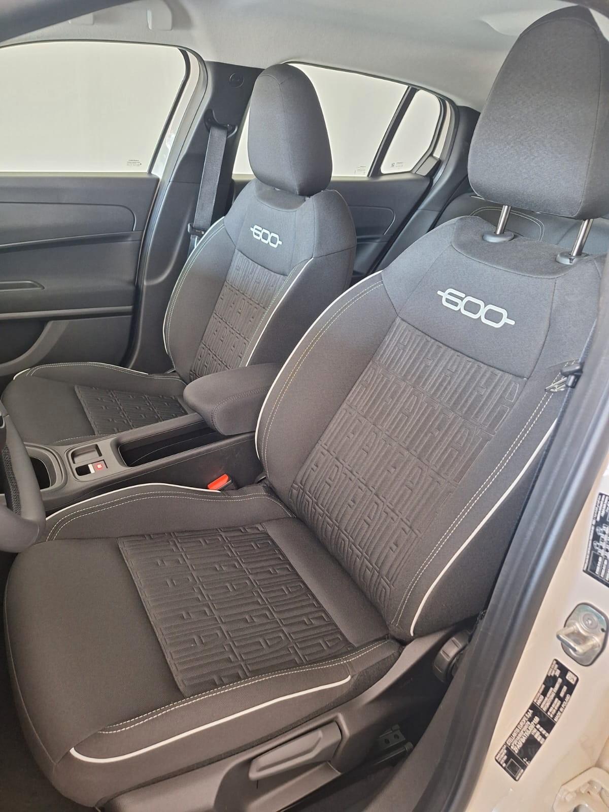 Fiat 600 Hybrid 110 CV DCT MHEV La Prima