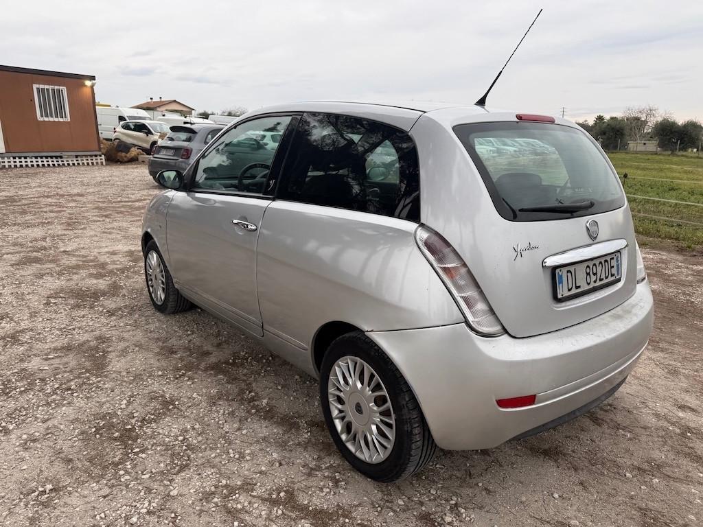 Lancia Ypsilon 1.2 Argento
