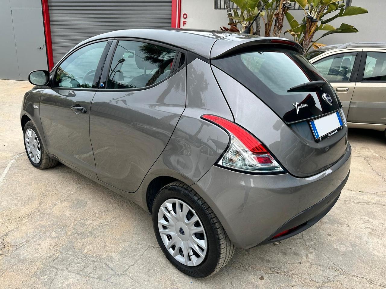Lancia Ypsilon 1.2 69 CV 5 porte S&S Elefantino Blu