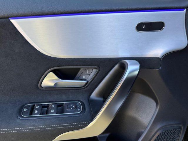 MERCEDES-BENZ A 200 163cv AMG Line Premium NIGHT PACK-19"-IVA ESP