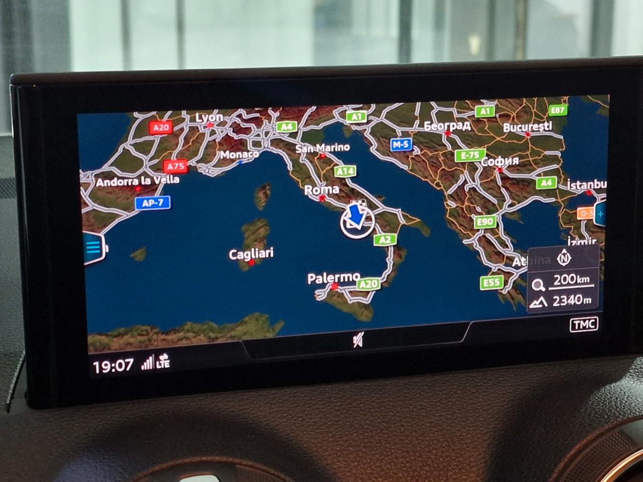 Audi Q2 30 TDI Business