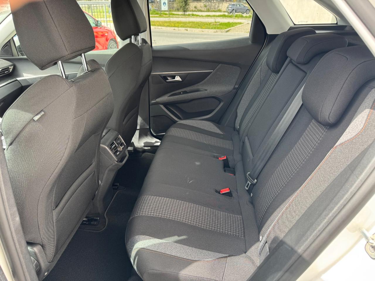 Peugeot 3008 BlueHDi 120 S&S EAT6 Business
