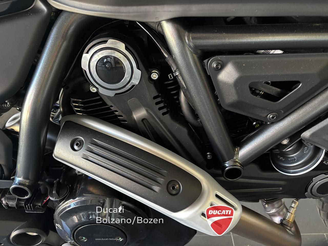 Ducati Scrambler 800 Icon Dark