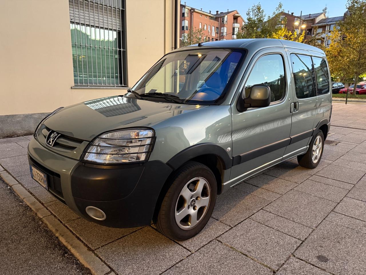 Peugeot Ranch 1.6 HDi 5p. Totem