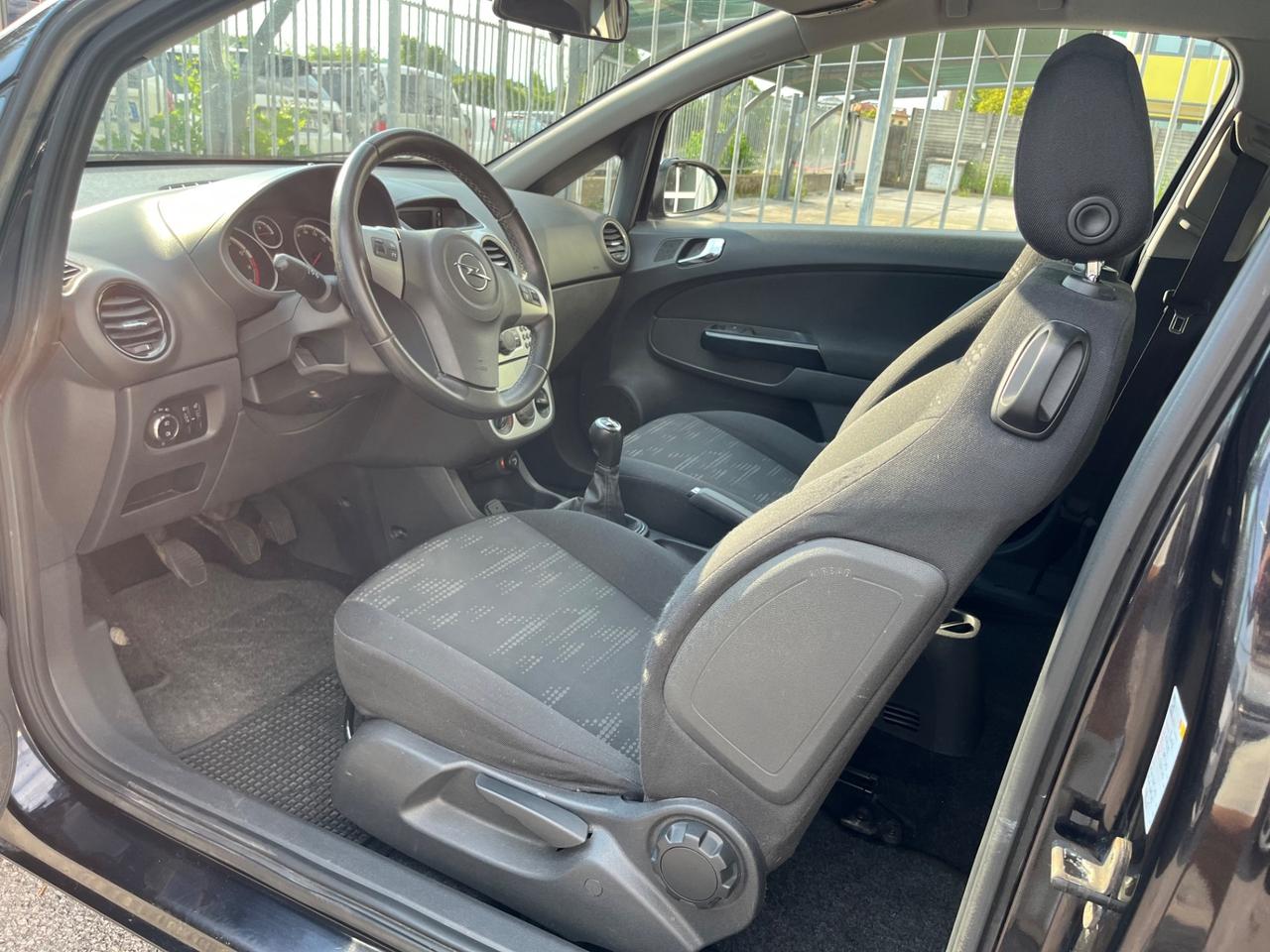 Opel Corsa 1.2 3 porte CATENA FATTA - OK NEOPATENTI