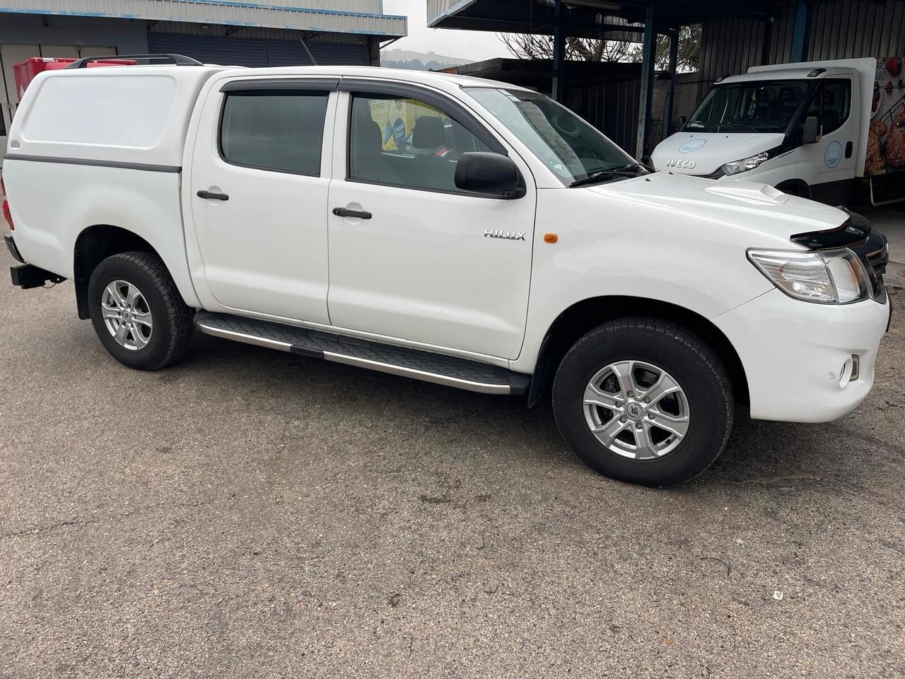 Toyota Hilux 2.5 D-4D 4WD 4p. Double Cab GX 4x4