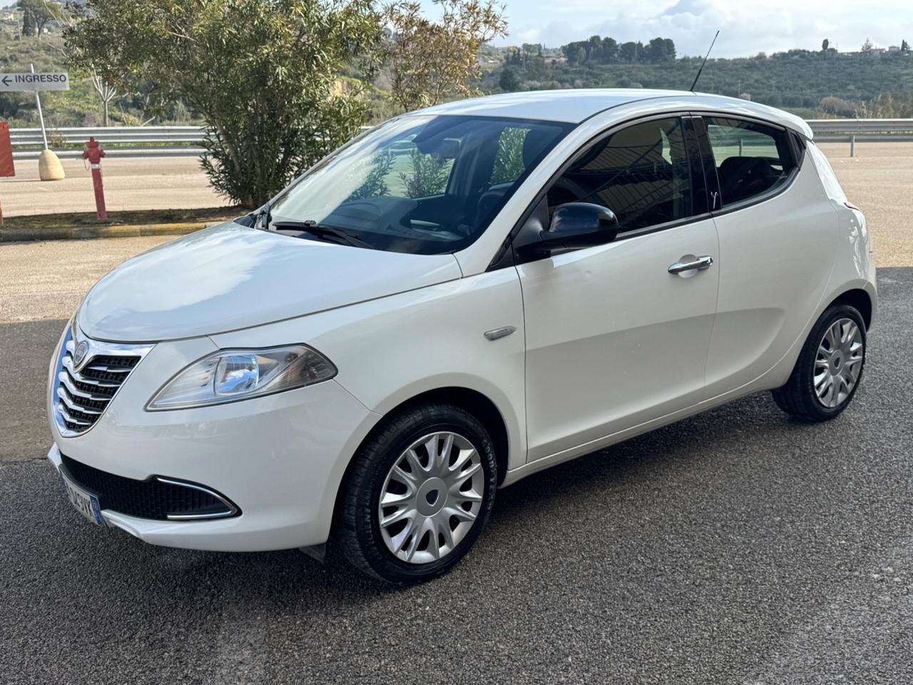 Lancia Ypsilon 1.2 69 CV 5 porte S&S Platinum