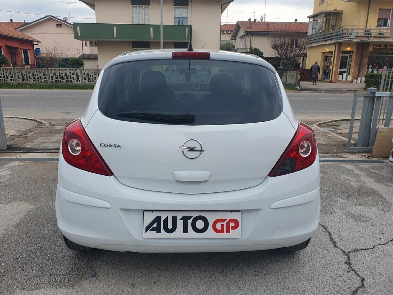 Opel Corsa 1.2 80CV benzina GPL Neopatent 2010