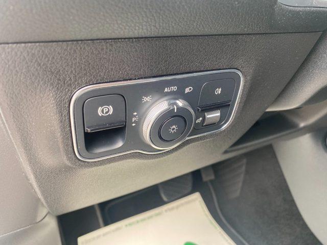 MERCEDES-BENZ GLB 180 d Automatic Sport