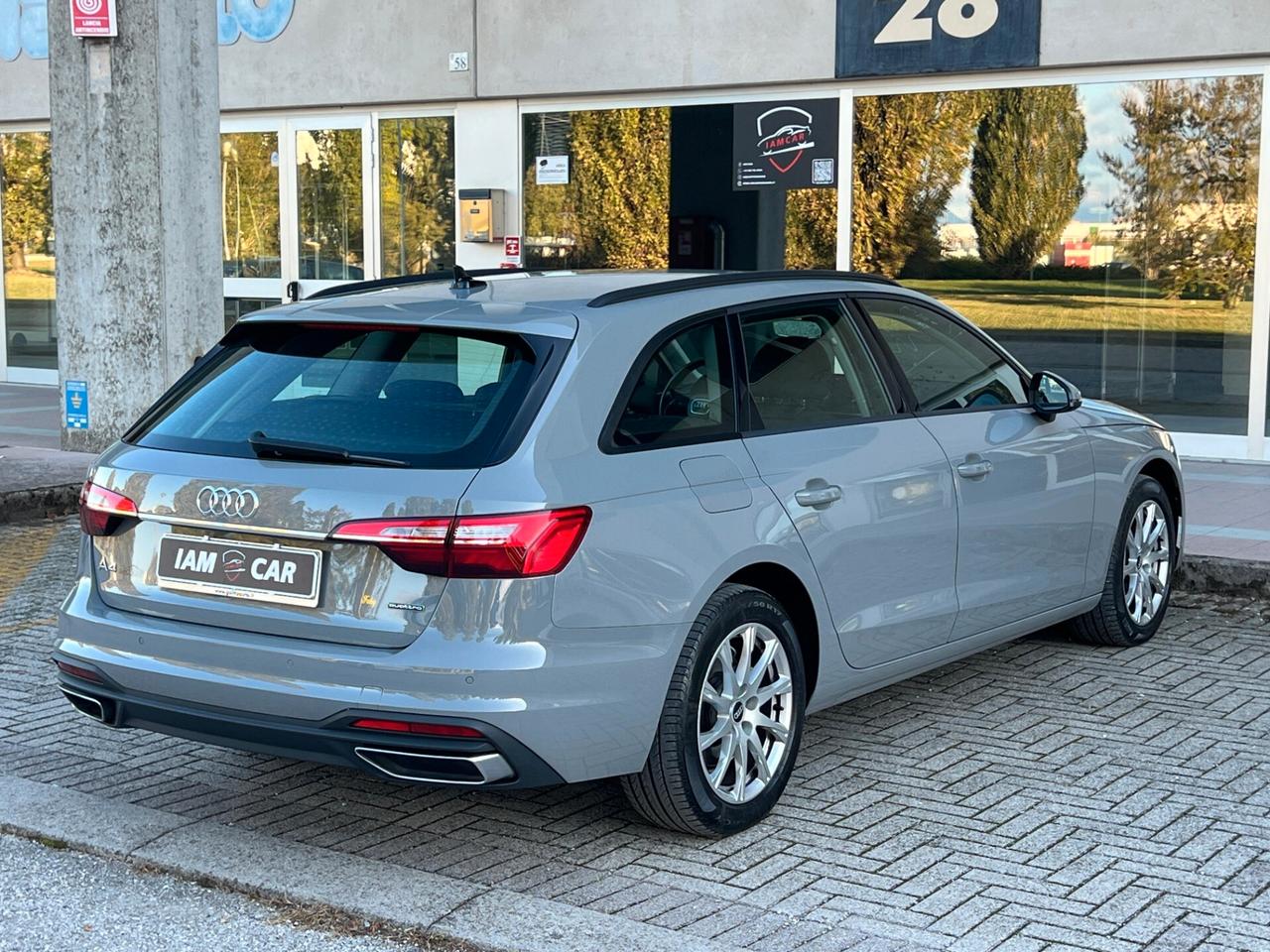 Audi A4 Avant 40 TDI quattro S tronic Business