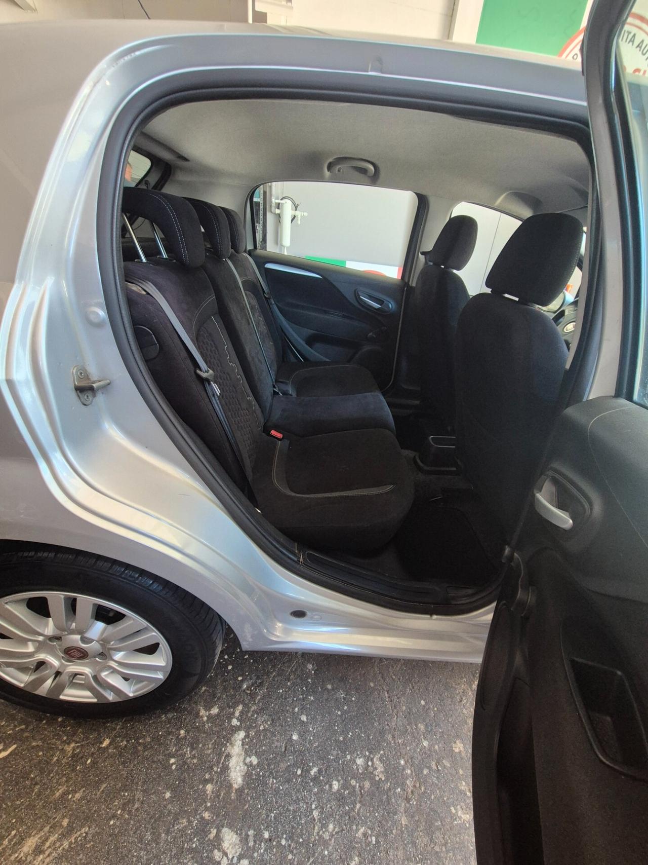 Fiat Punto 1.2 8V 5 porte Lounge euro 6 neo patentati