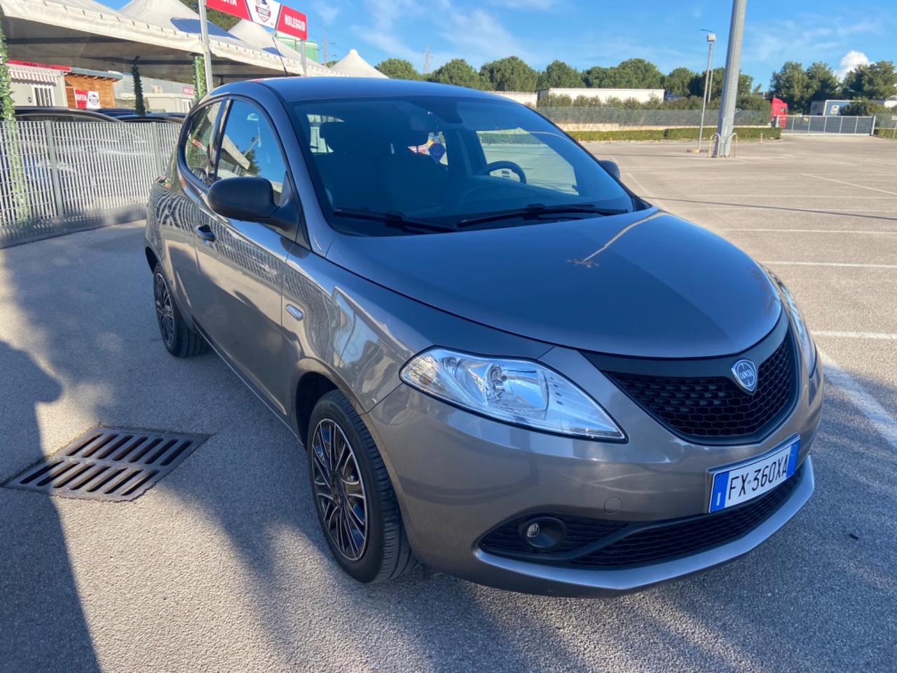 Lancia Ypsilon 1.2 GPL Elefant. Blu nuova garanzia