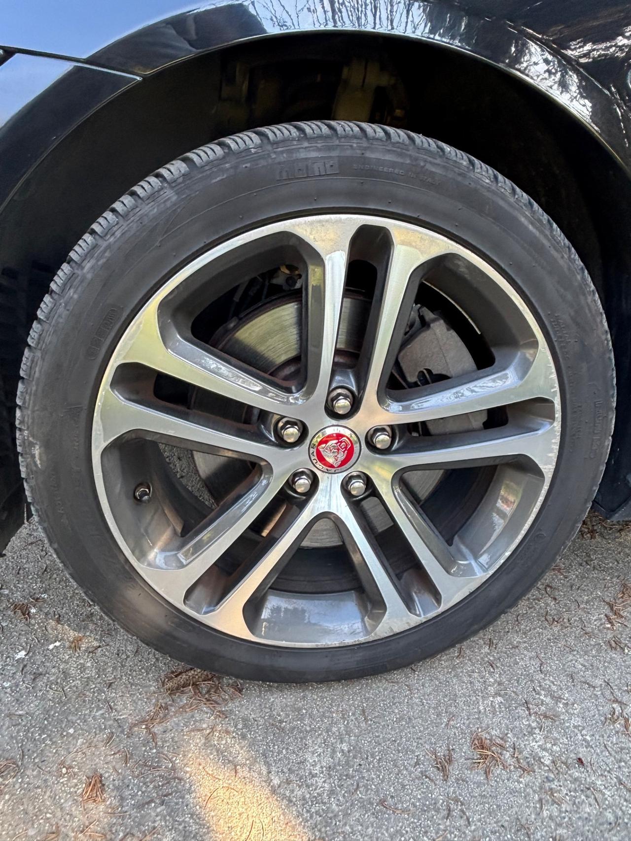 Jaguar XE 2.0 D Turbo R-Sport