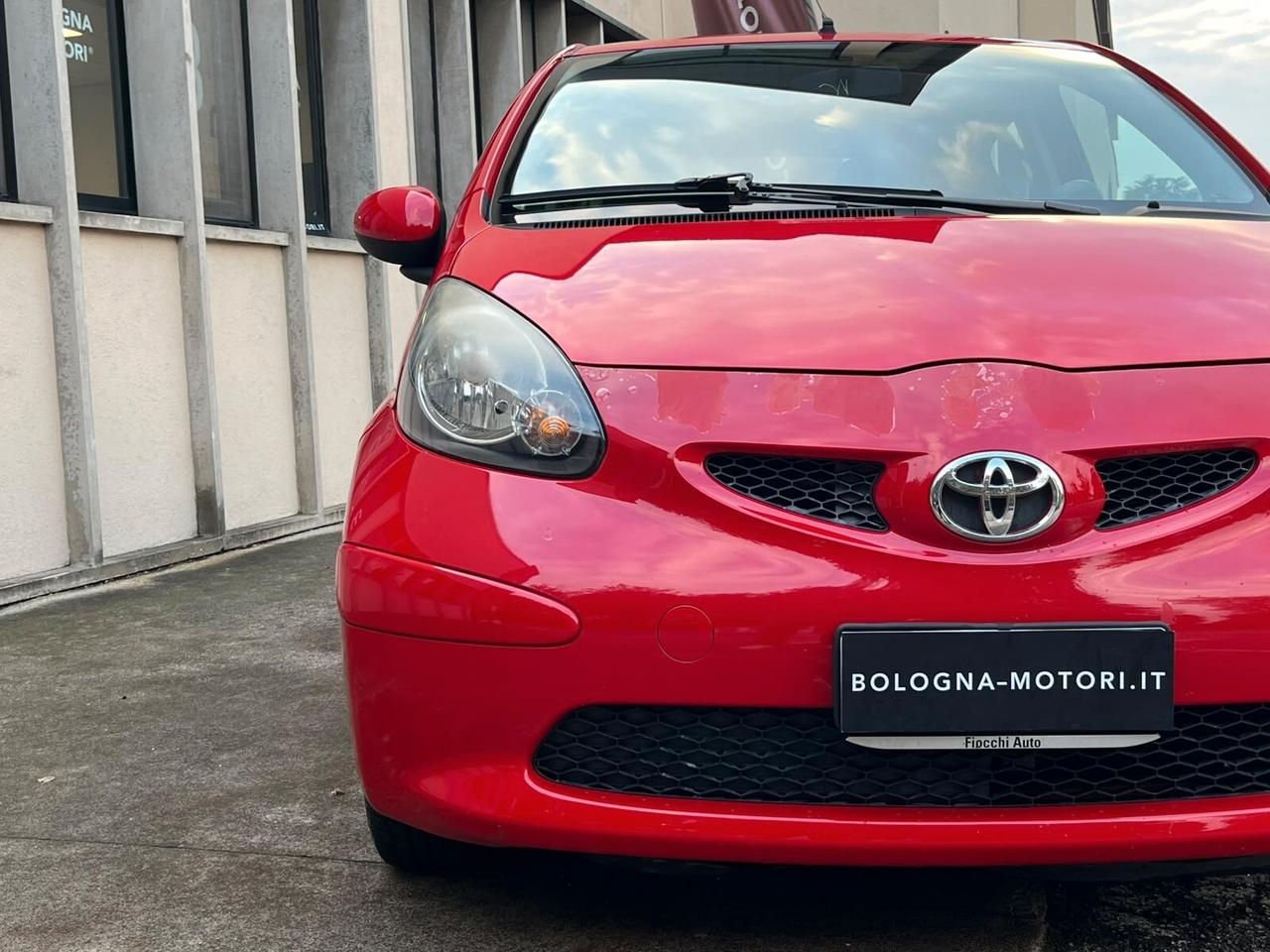 Toyota Aygo 1.0 12V VVT-i 5 porte - NEOPATENTATI