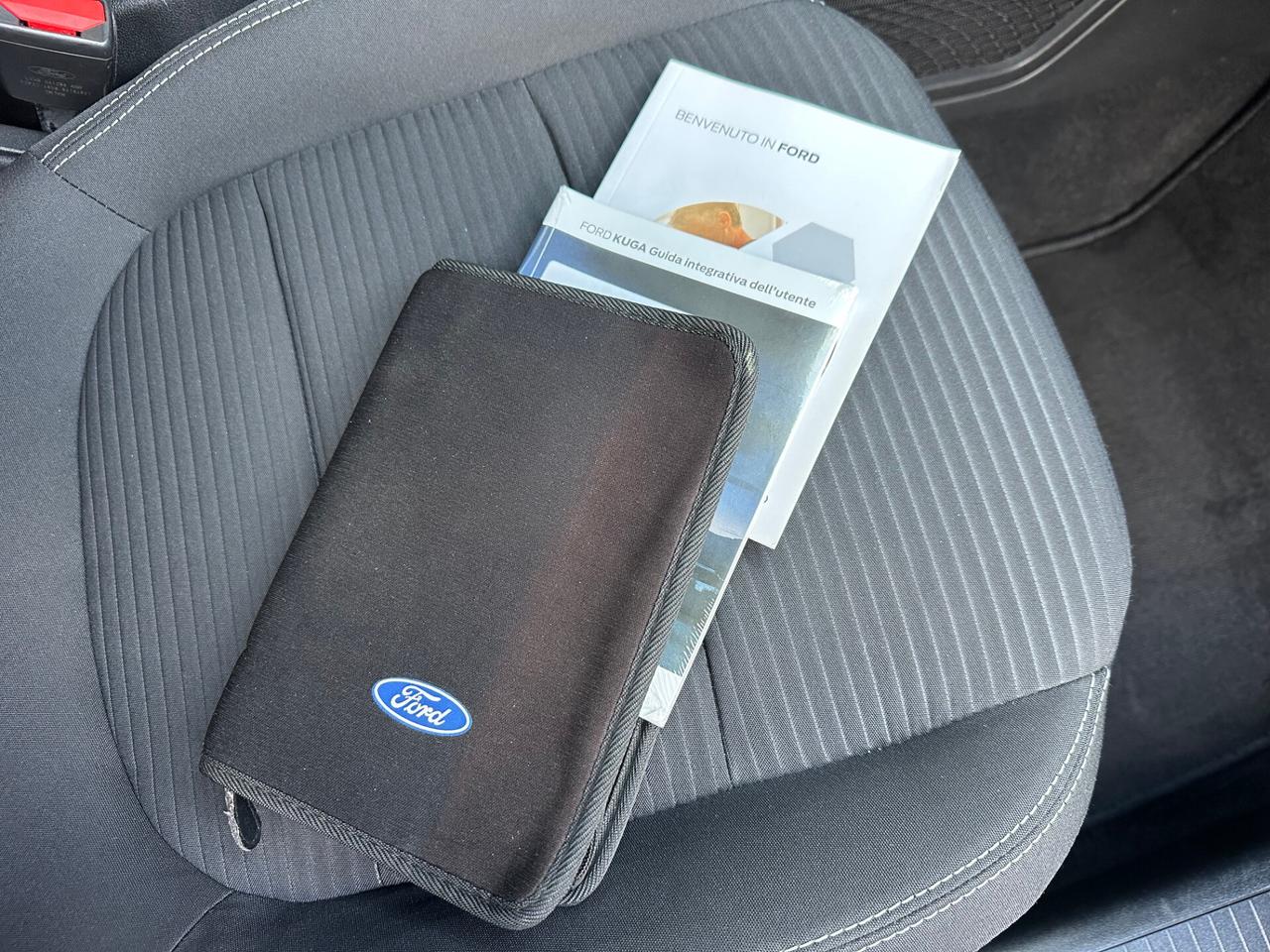 Ford Kuga 2.5 phev Titanium Business 2wd 225cv e-shifter