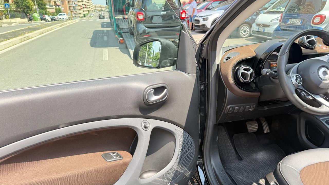 Smart ForTwo 90 0.9 T twinamic cabrio Perfect LED PELLE KAMERA PDC BLUETOOTH