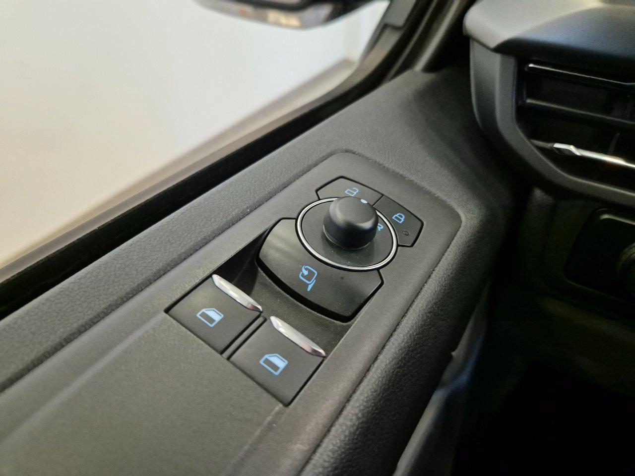 FORD Tourneo Custom V710 320 2.0 ecoblue 136cv Titanium L2H1