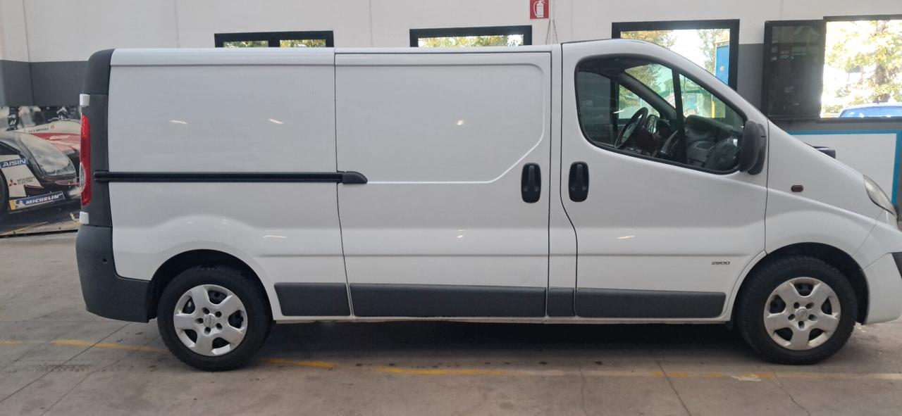 Opel Vivaro 2.0 cdti p.lungo