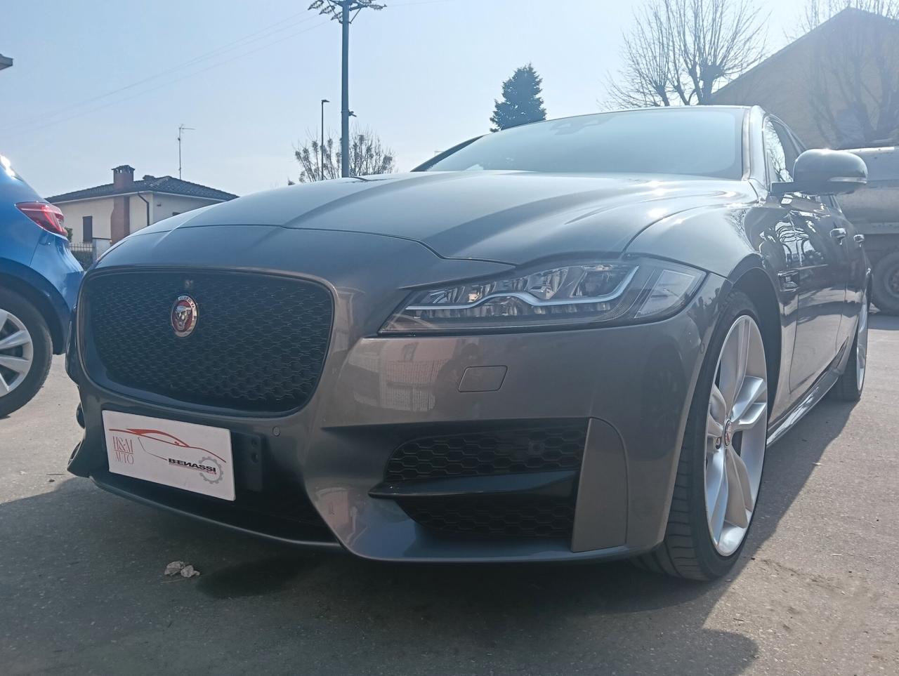 Jaguar XF R-Sport