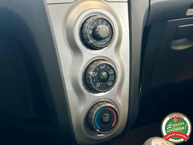 TOYOTA Yaris 1.0 5p. Sol *NEOPATENTATI*