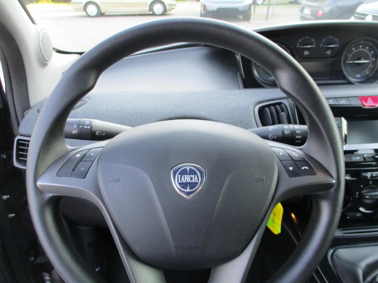 Lancia Ypsilon 1.0 Hybrid Silver Plus - Ok Neopat./Bluetooth