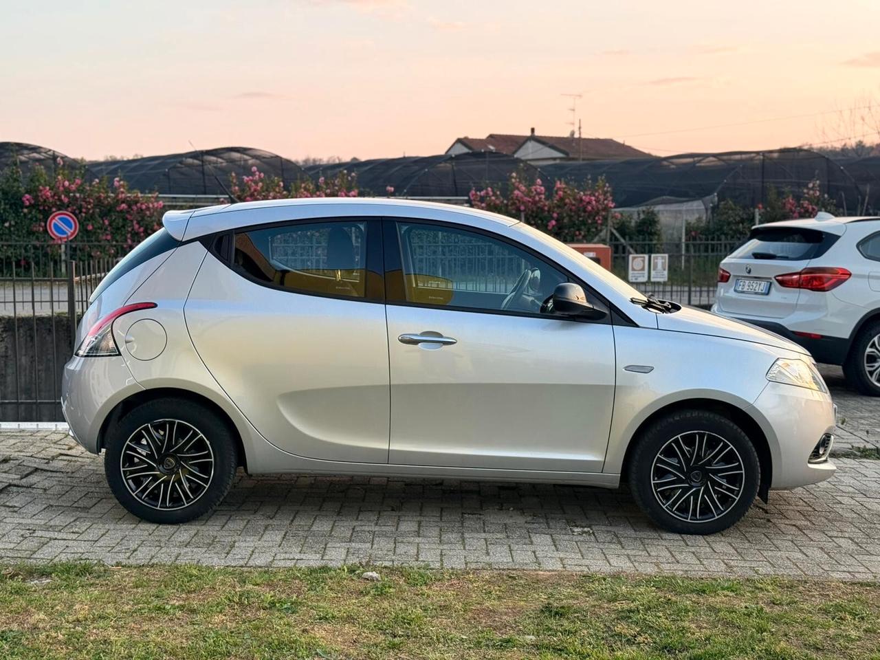 Lancia Ypsilon 1.2 69 CV 5 porte S&S Platinum