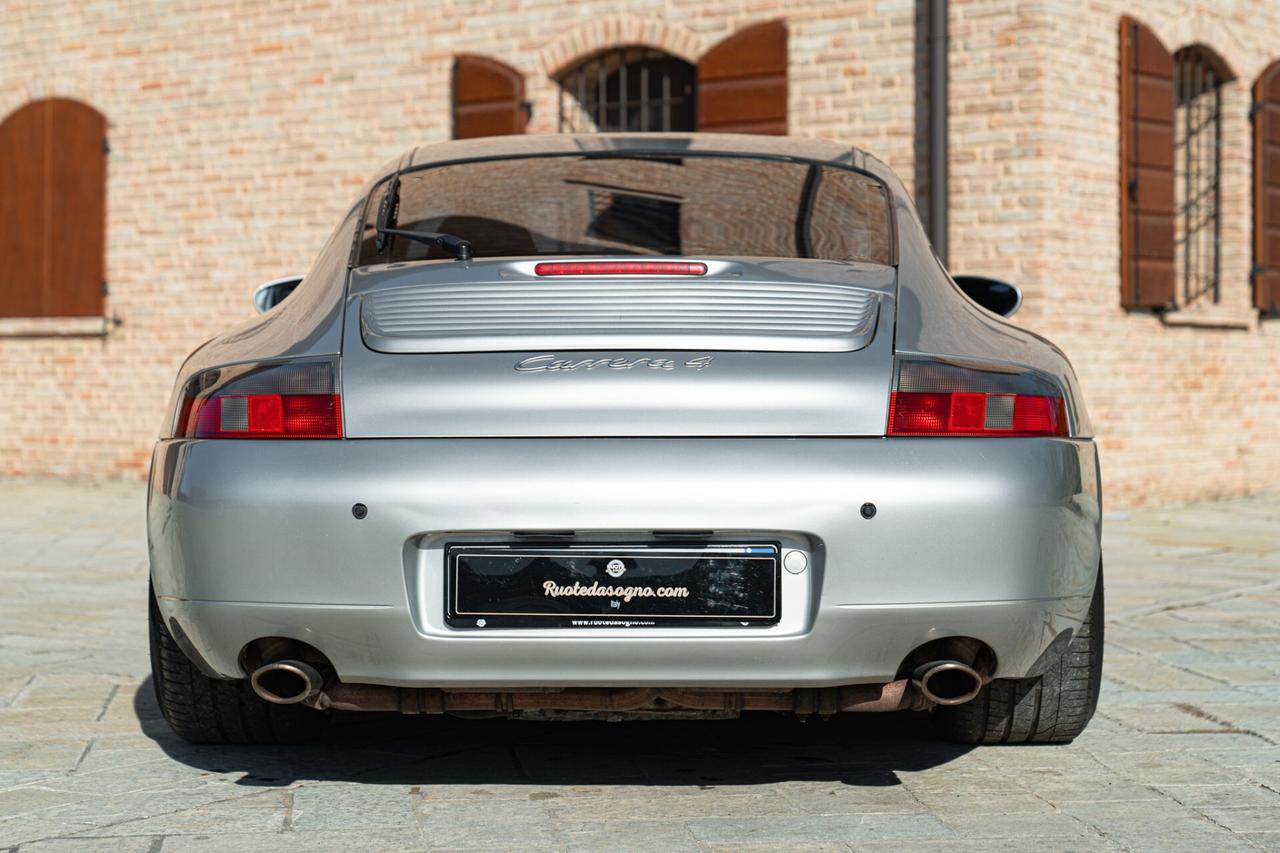 Porsche 996 (911) CARRERA 4 - POR00272
