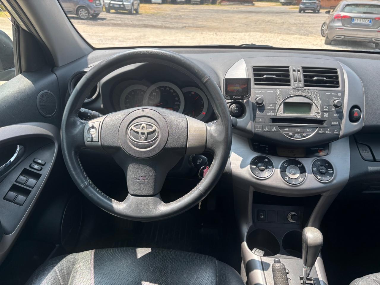 Toyota RAV 4 RAV4 2.0 Luxury