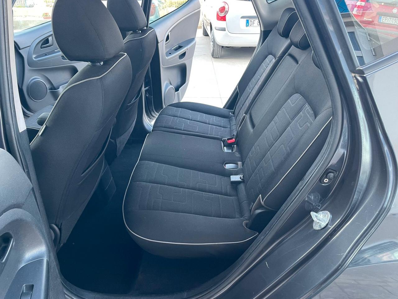 Kia Venga 1.4 CRDi 90CV Cool pari Al nuovo