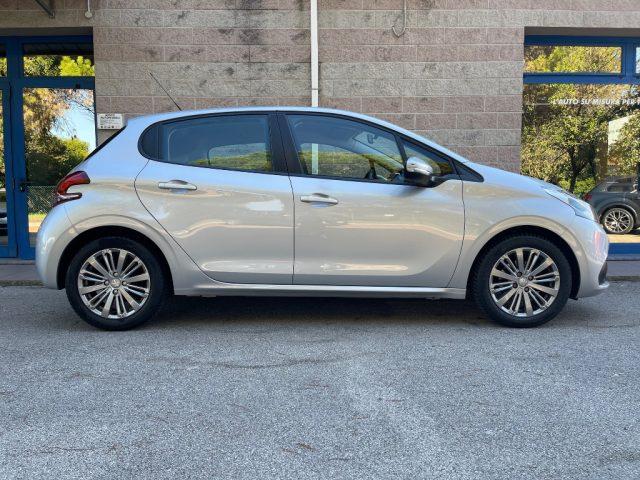 PEUGEOT 208 1.2 82CV ALLURE UNIPROPRIETARIO 5 PORTE
