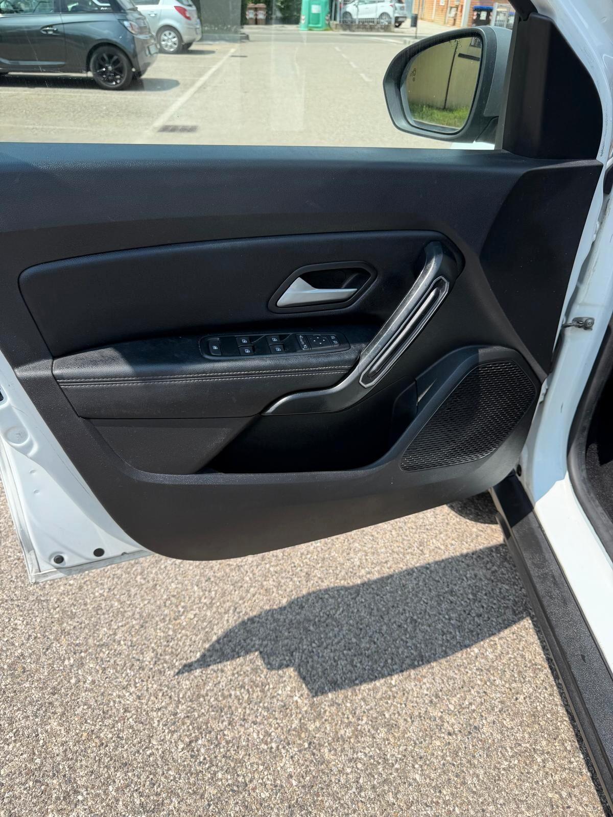 Dacia Duster 1.0 tce Gpl - NAV. - NEOP. - 12 MESI DI GARANZIA -