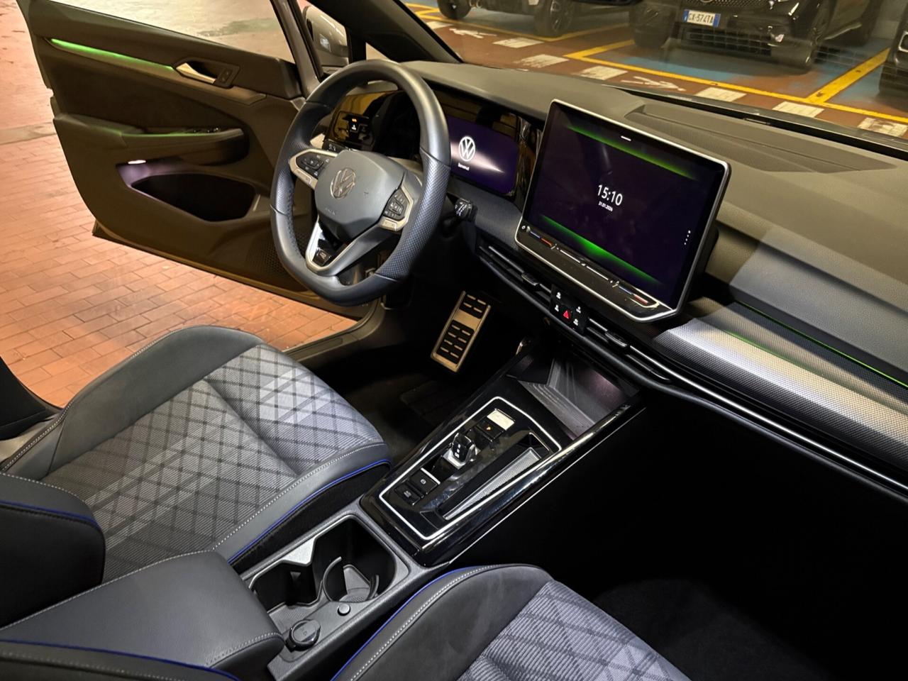 Volkswagen Golf 2.0 TDI 150 CV DSG SCR R-Line