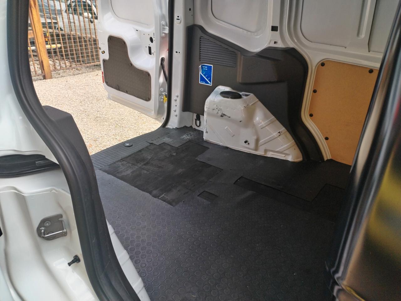Ford Transit Courier 1.5 TDCI Incidentata/Sinistrata